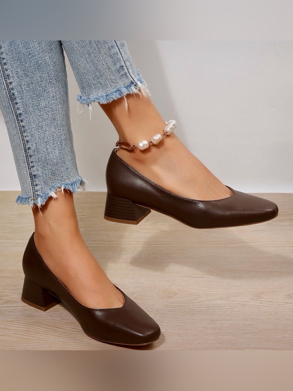 Rexoro Women’s Brown Block Heel Pump NWOT